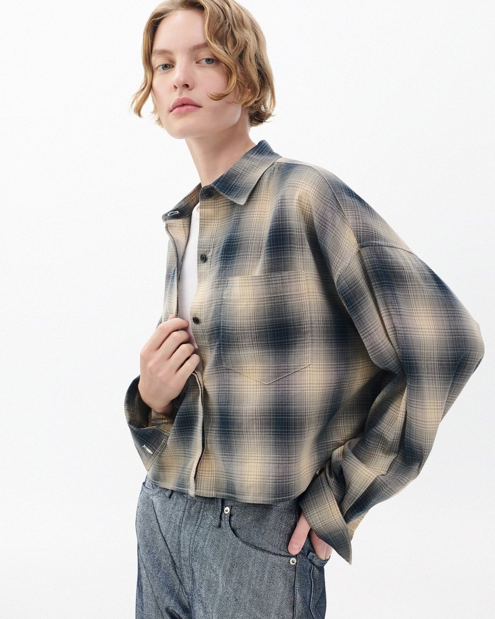 Marin Cropped Plaid Shirt Navy Plaid - Image 4