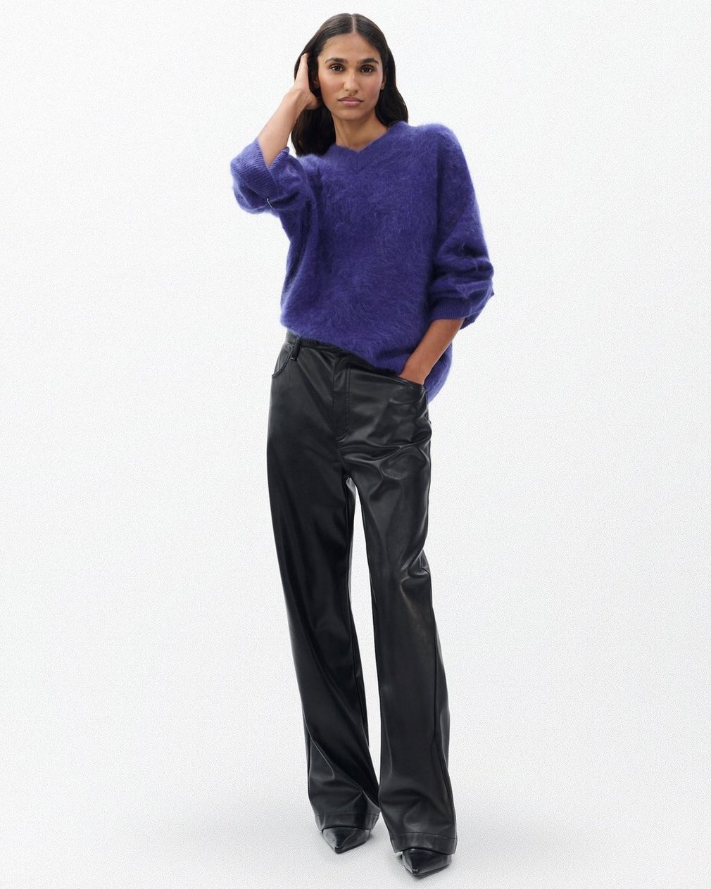 Jada Brushed Cashmere V-Neck Sweater Dark Blue - Image 3