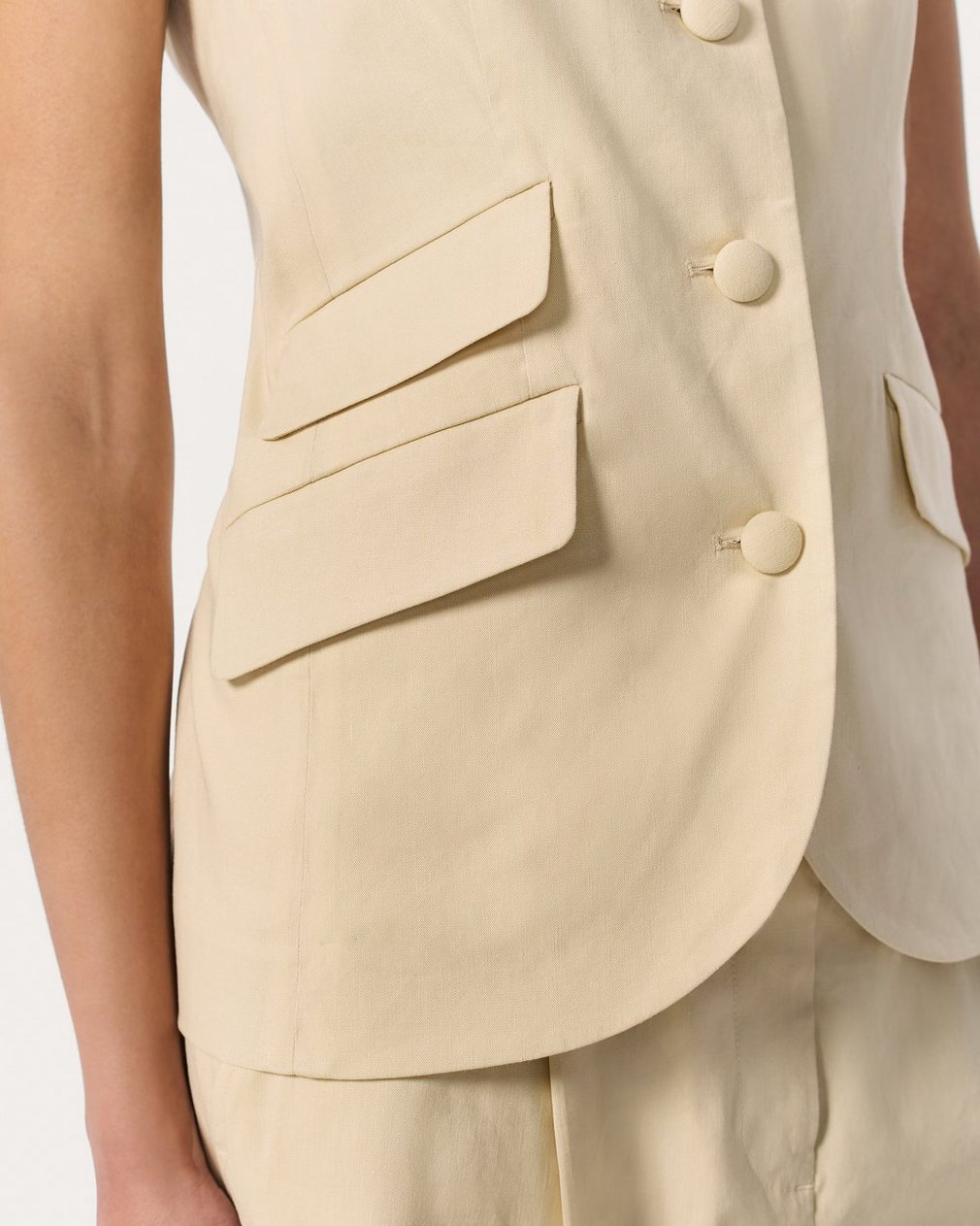 Slade Linen-Blend Vest Light Tan - Image 5