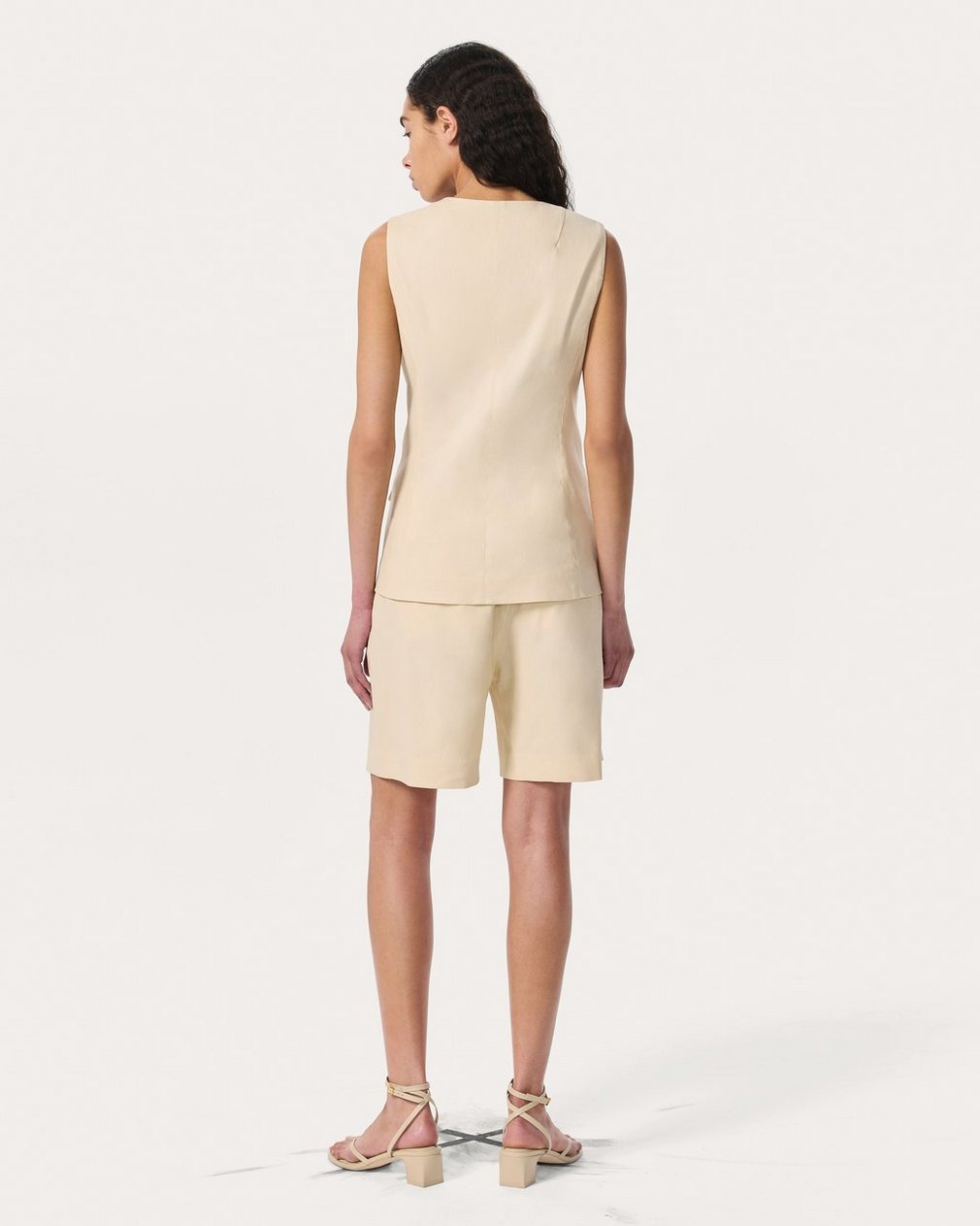 Slade Linen-Blend Vest Light Tan - Image 6