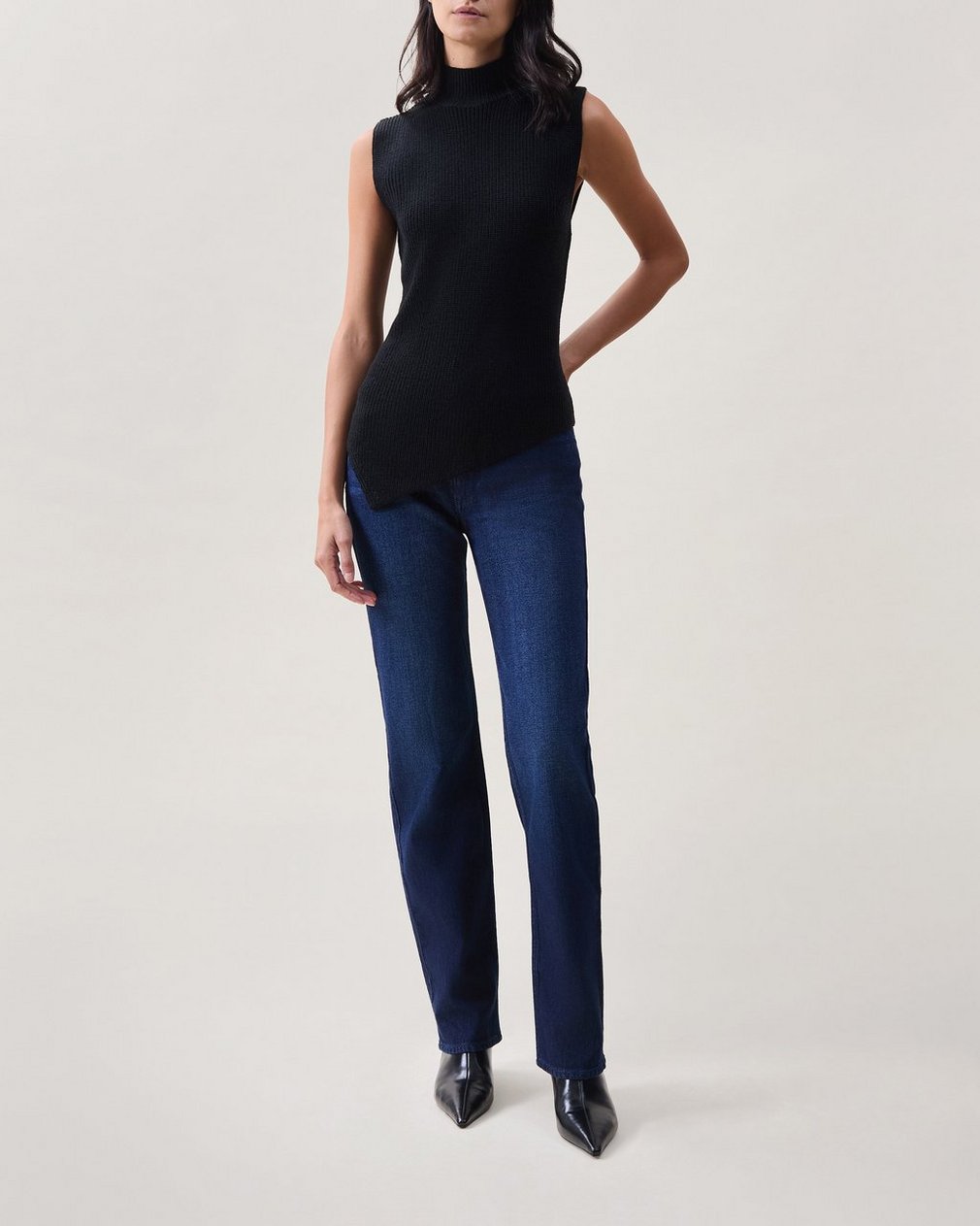 Gretchin Asymmetric Top Black
