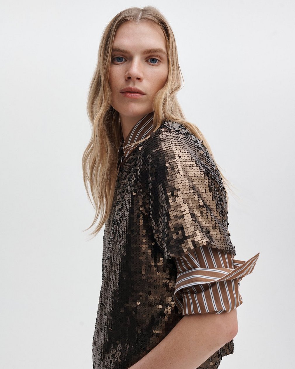 Lucy Sequined T Shirt Coffee - Image 4