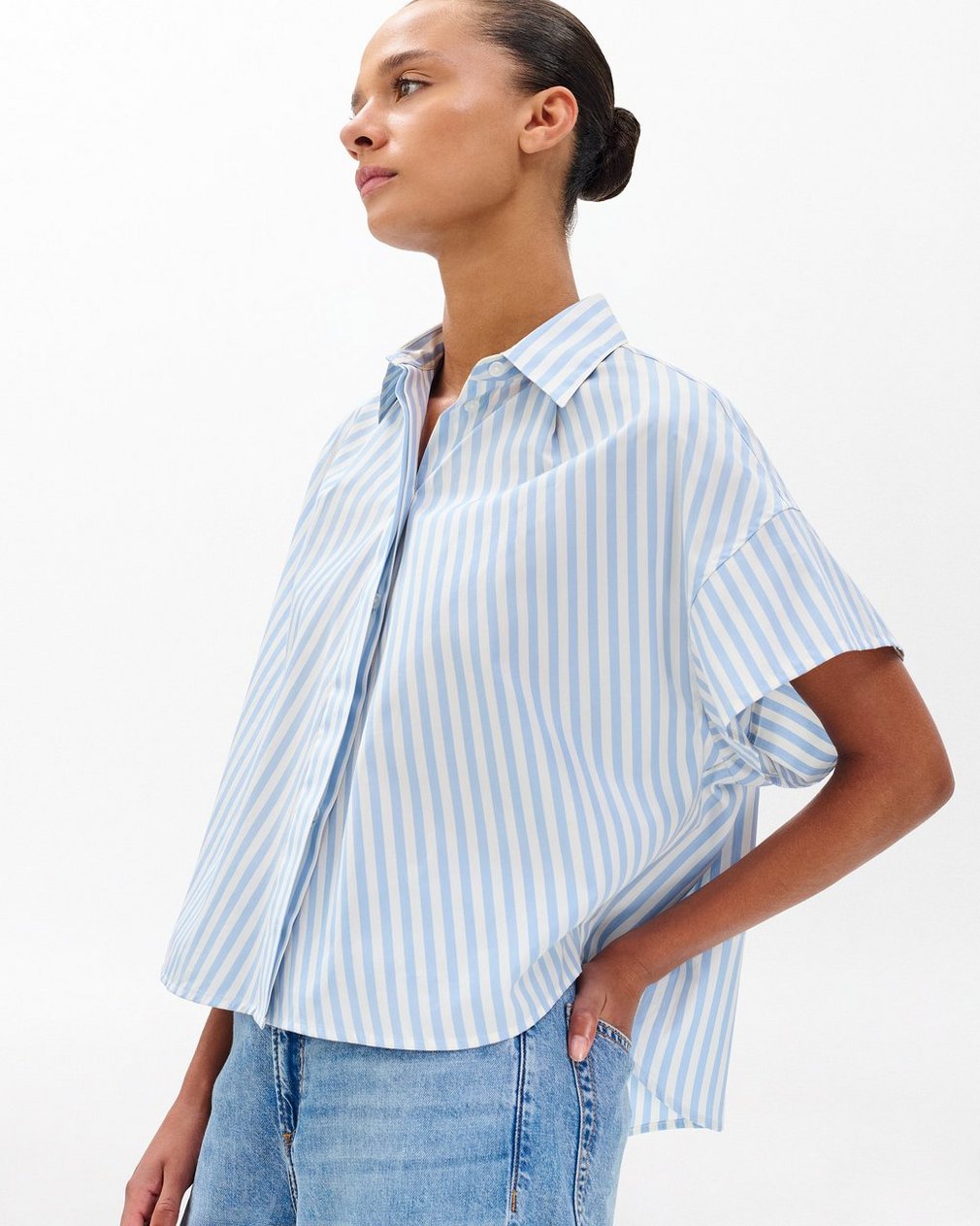 Martha Striped Short-Sleeve Shirt Light Blue Stripe - Image 4