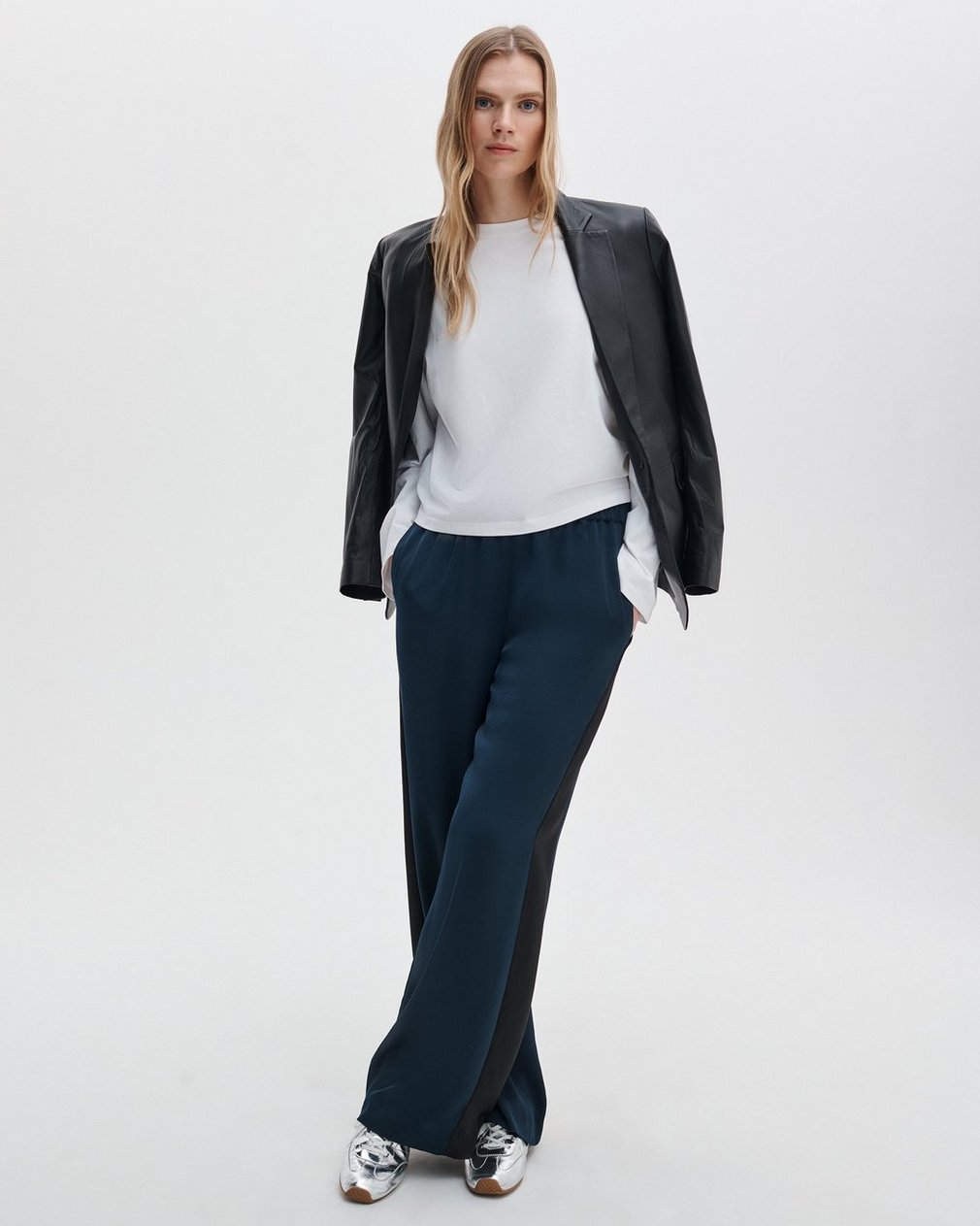 Kelly Boxy Long-Sleeve T Shirt White - Image 3