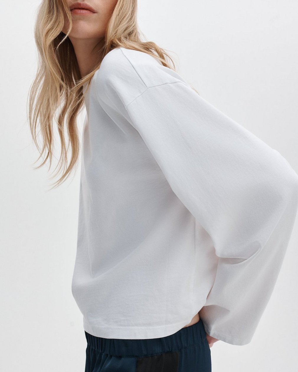 Kelly Boxy Long-Sleeve T Shirt White - Image 5