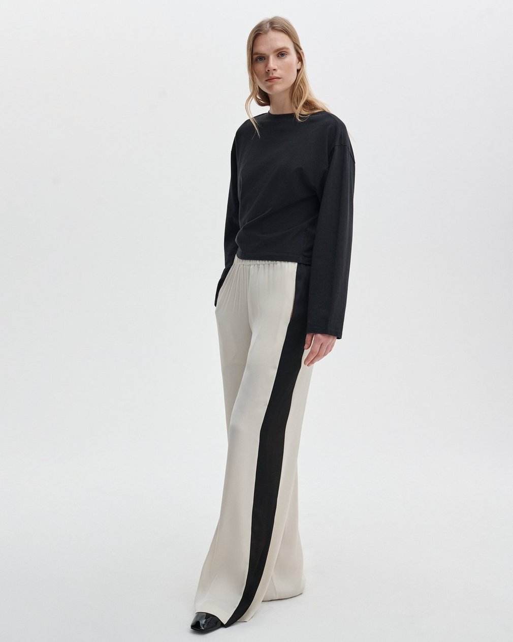Kelly Boxy Long-Sleeve T Shirt Black - Image 3