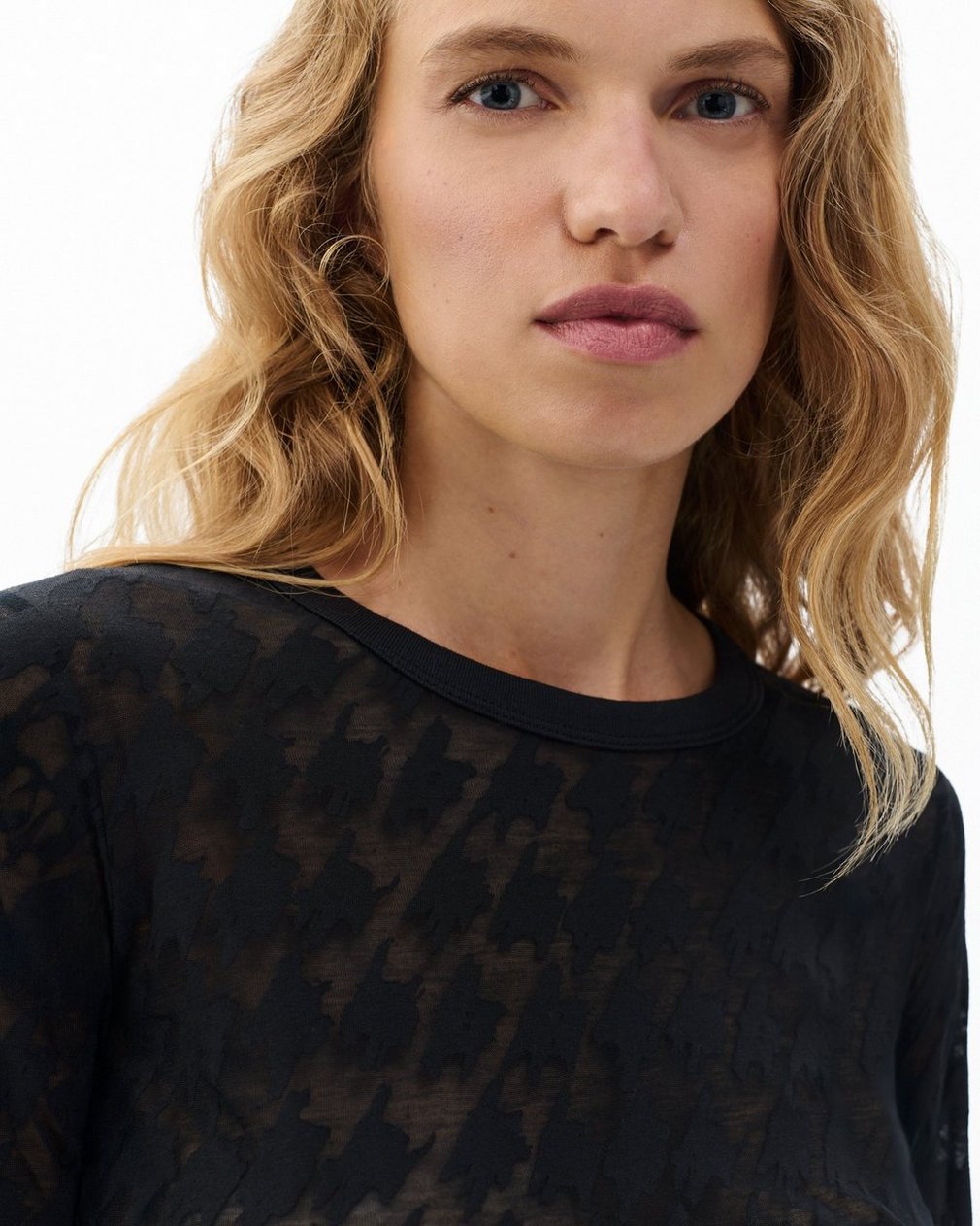Valencia Houndstooth T Shirt Black - Image 4
