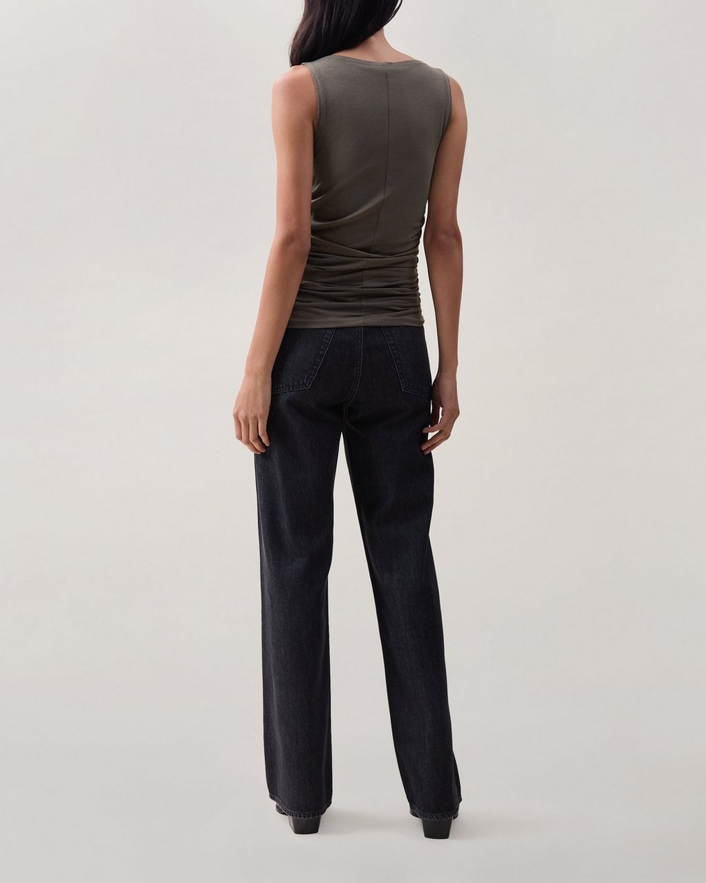 Lucy Ruched Tank Top Gravel - Image 2