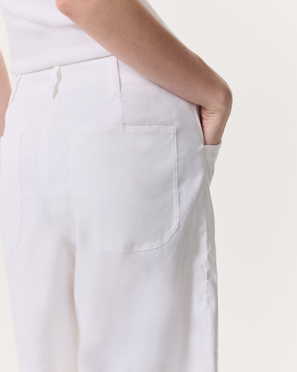 Banks Linen-Blend Shorts White - Image 4