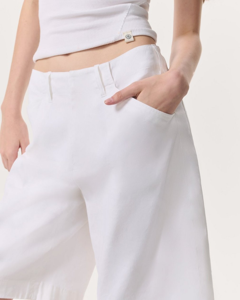 Banks Linen-Blend Shorts White - Image 6