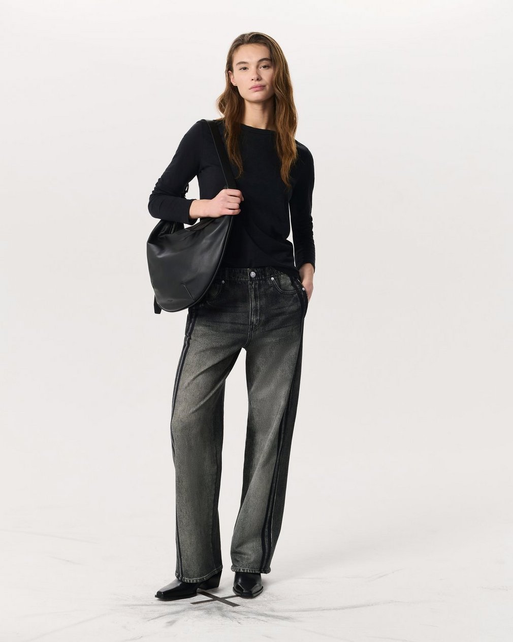 Mercer Medium Leather Hobo Bag Black - Image 2