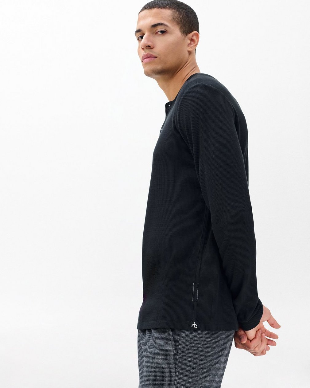 Tech Waffle Henley Black - Image 5