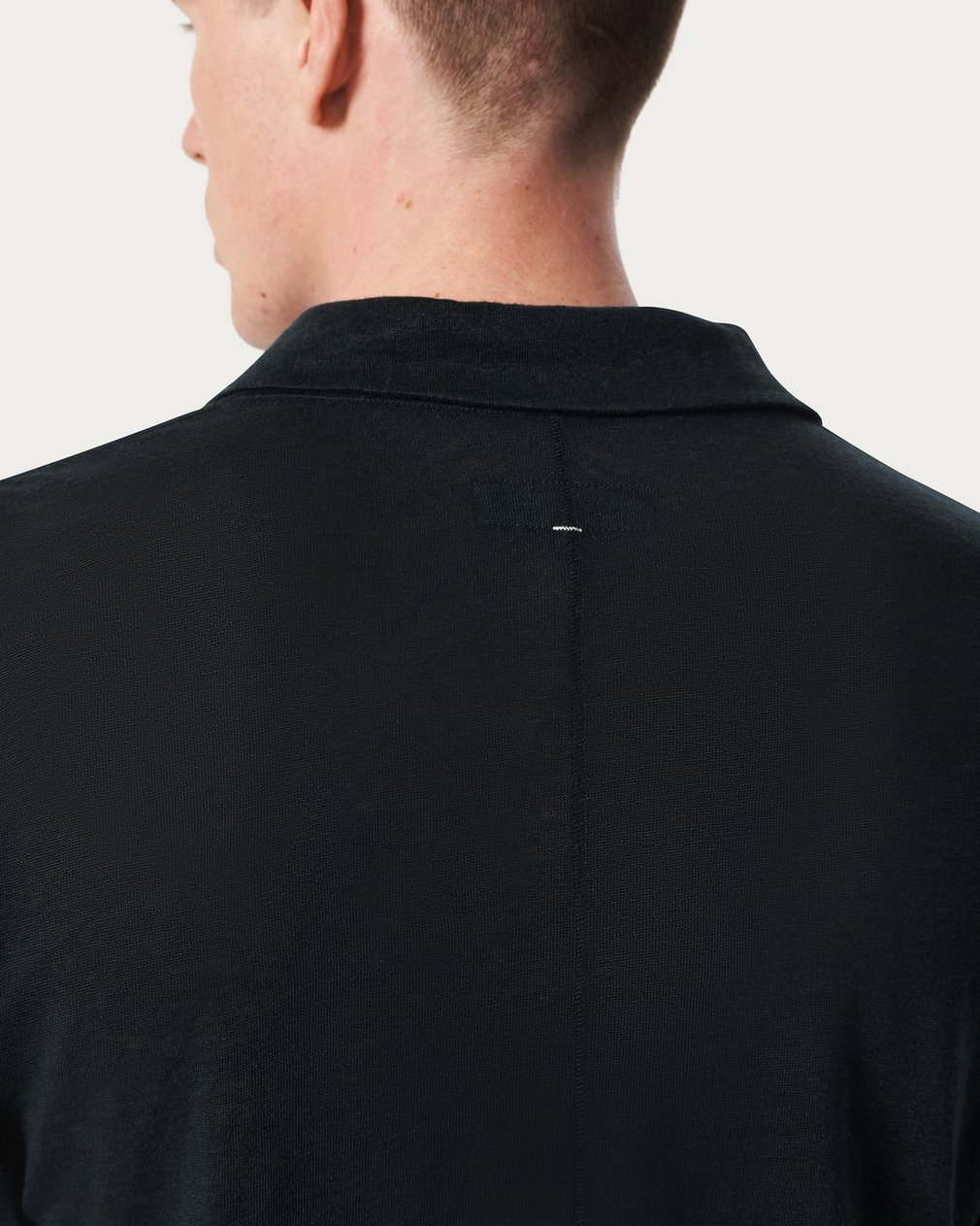 Linen Johnny Collar Polo Black - Image 5